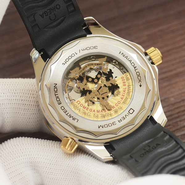 オメガ時計角部分ディテール